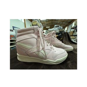Reebok Women's Pink High-Top Sneakers size 9